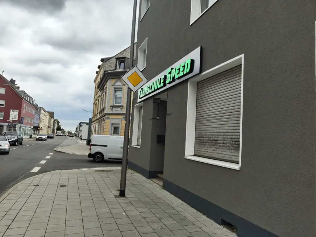 Fahrschule Speed Fahrschulauto in Velbert